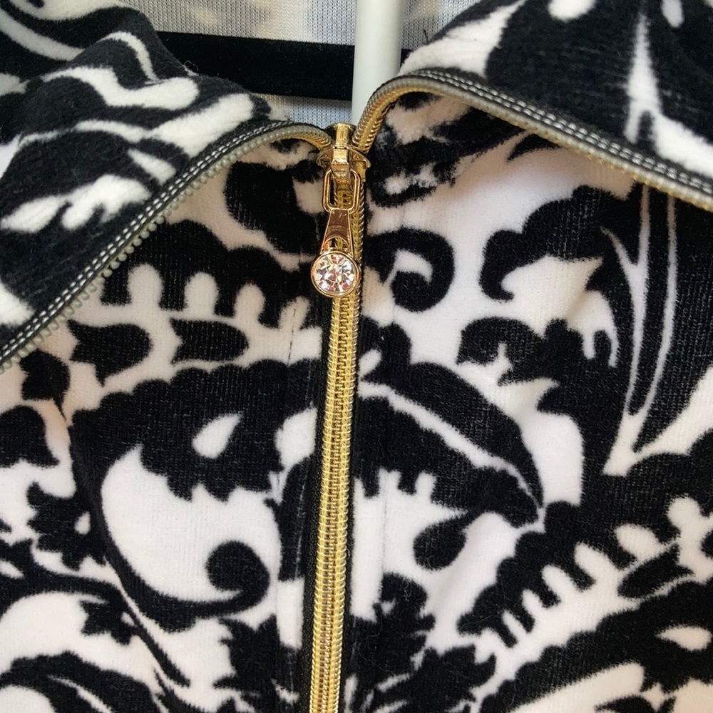 Onque casual black and white jacket size S NWOTS